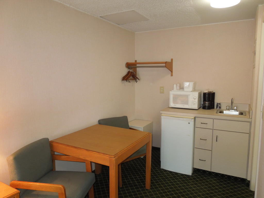 Knights Inn Elyria Kamer foto