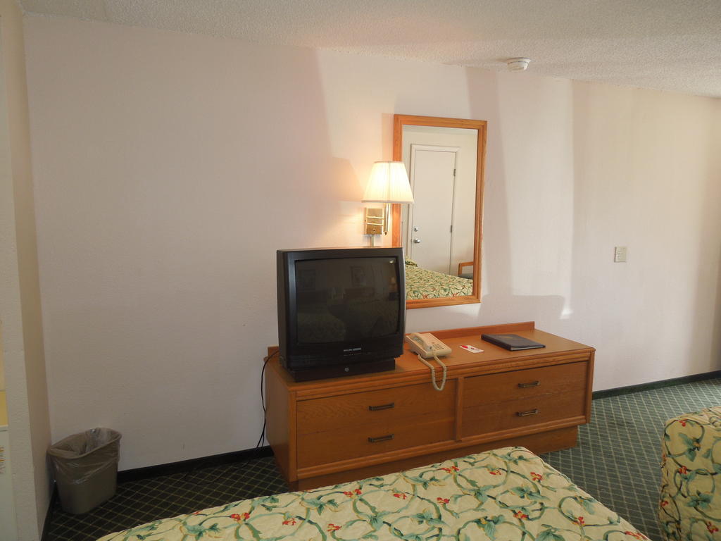 Knights Inn Elyria Kamer foto